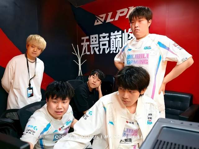 迷对他寄予 迷对他寄予