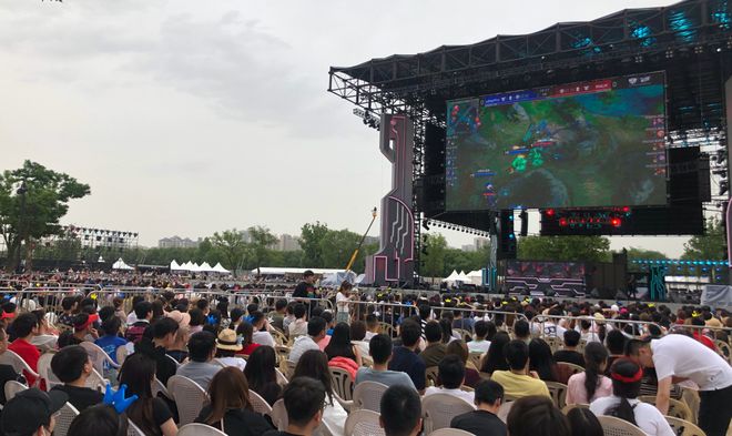 以及俄罗斯 以及俄罗斯