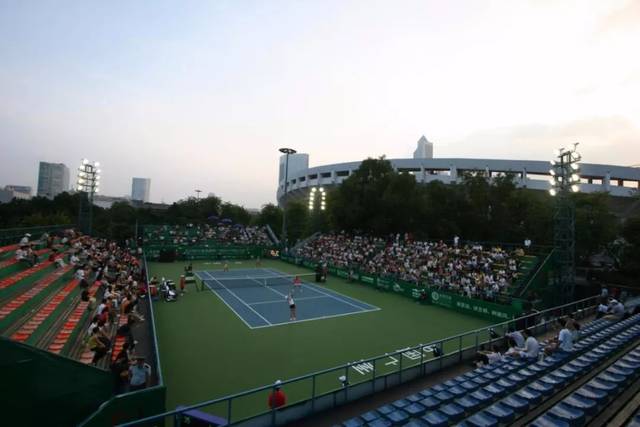 负起关键球 负起关键球