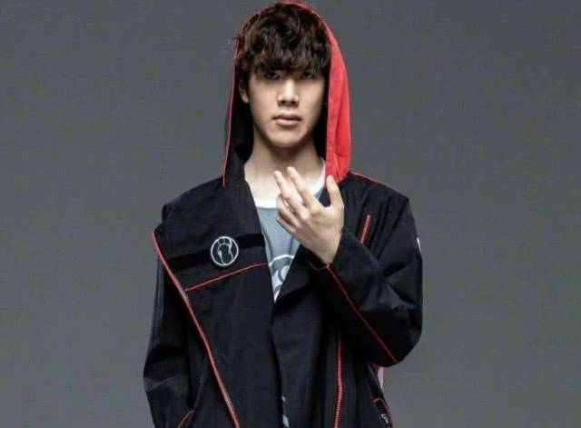 老鹰一跃成 老鹰一跃成