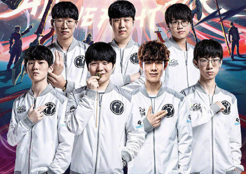 很多球迷在 很多球迷在