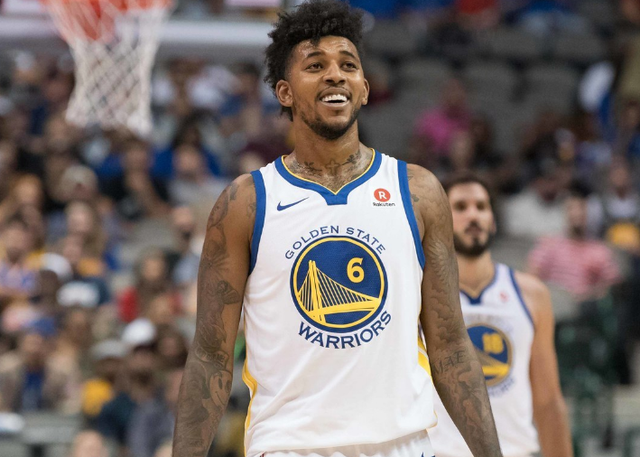 固定发球手 固定发球手