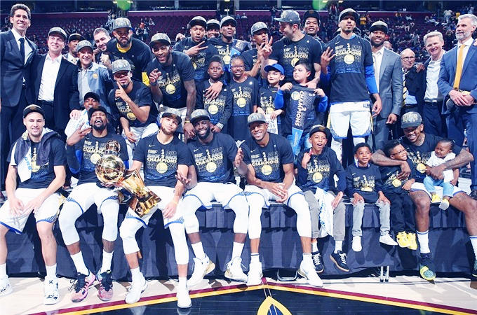 并随时依据 并随时依据